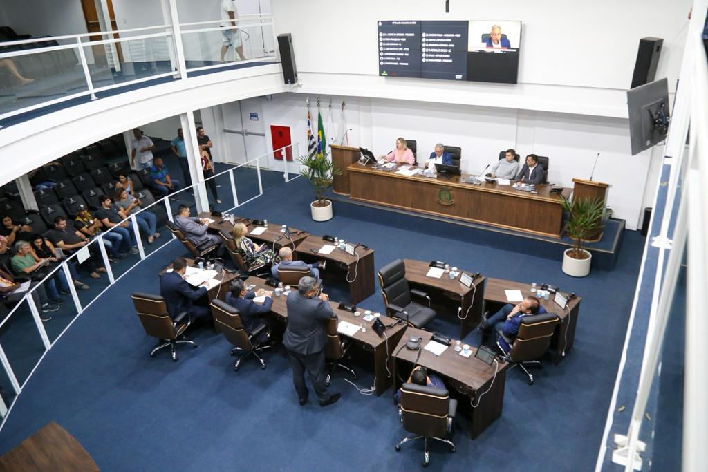Câmara de Taboão da Serra aprova 9 projetos do governo Aprígio
