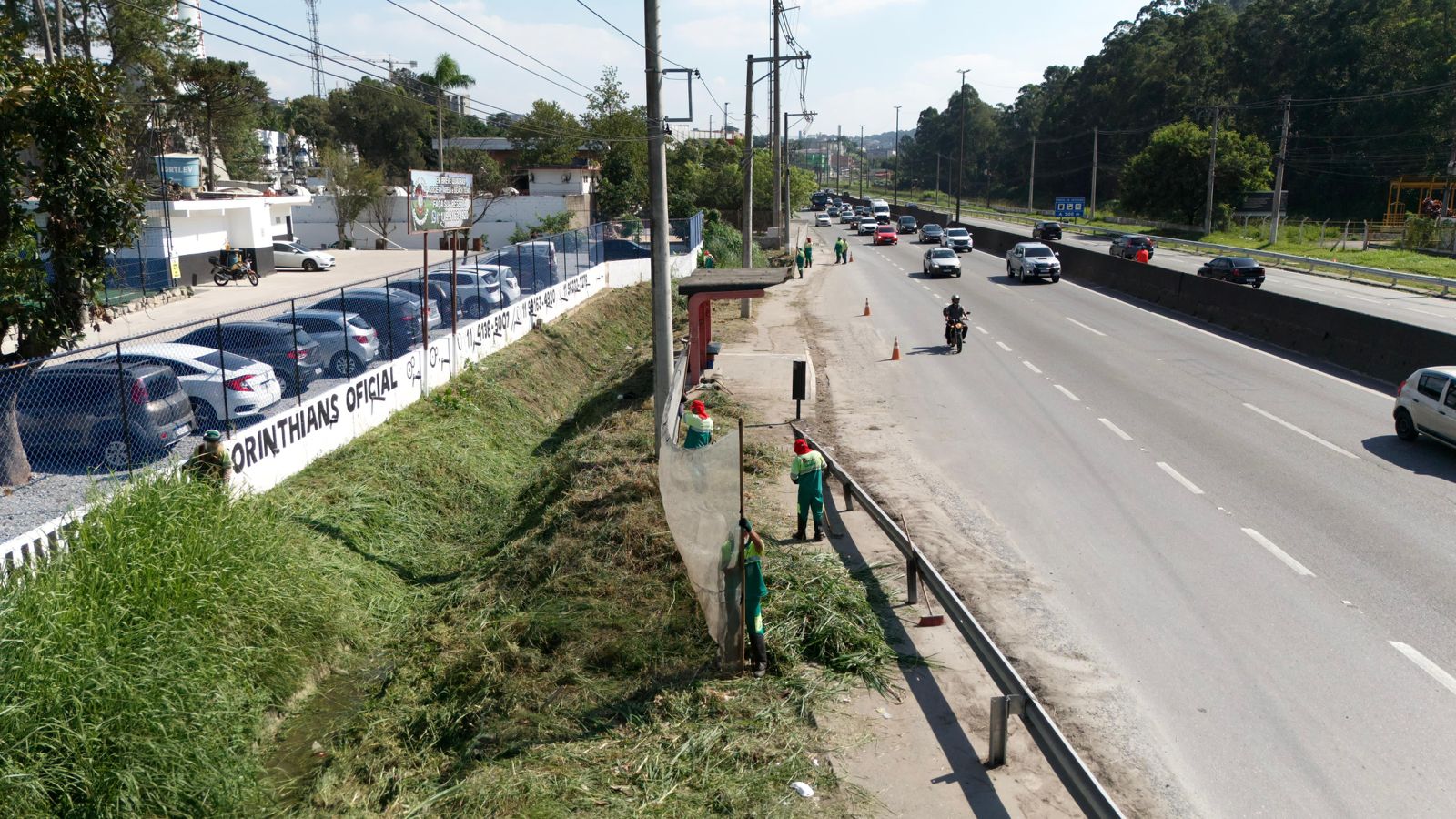Avenida Aprígio Bezerra da Silva recebe melhorias de manutenção urbana