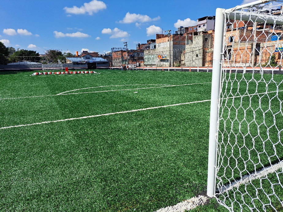 Aprígio reinaugura Campo do Leme que ganhou gramado sintético e benfeitorias