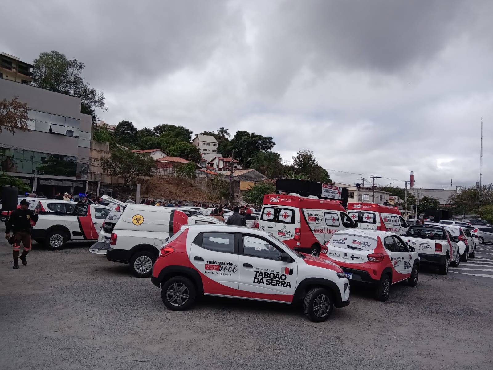 Carreata das Emendas marca entrega de novos veículos e equipamentos em Taboão da Serra