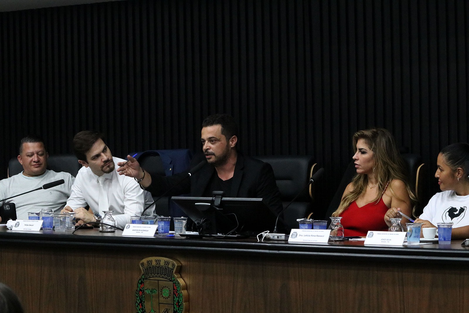 Audiência Pública reforça avanços e projeta novas ações para causa animal em Taboão da Serra