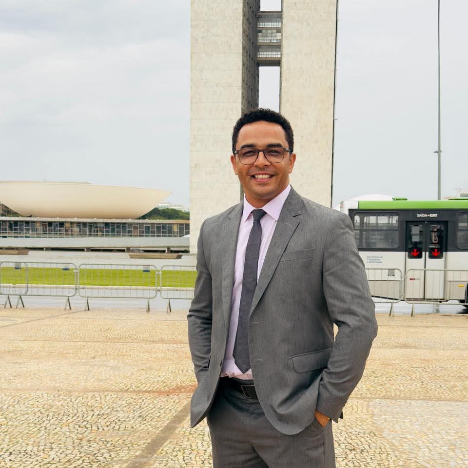 Prefeito de Embu-Guaçu, André Neres consegue liminar para permanecer no cargo 