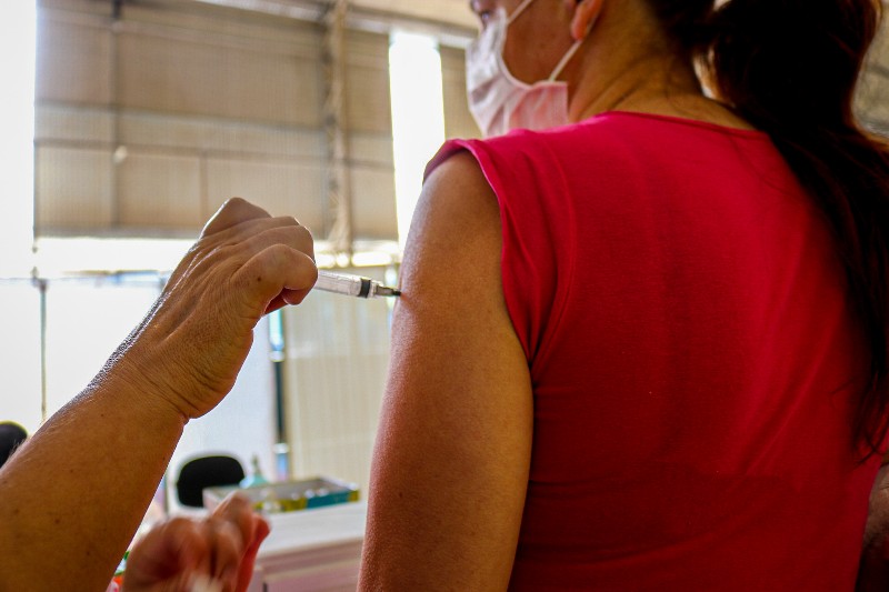 Taboão da Serra vacina contra a Covid-19 pessoas com 36 e 35 anos