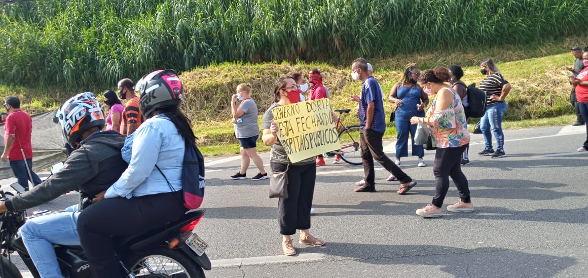Manifestação contra o fechamento de especialidades no HGP é realizada na BR