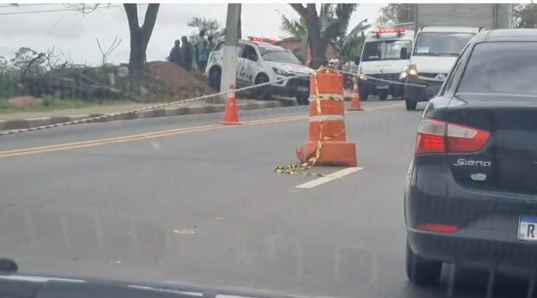 Reintegração de posse mobiliza Polícia Militar e causa congestionamento em Itapecerica da Serra
