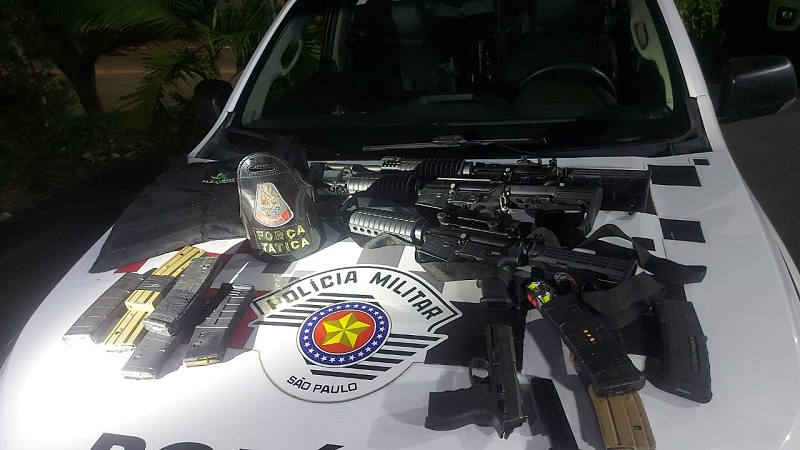 Ação da PM e PRF apreende fuzis usados por quadrilhas de roubo de carga e em Itapecerica da Serra