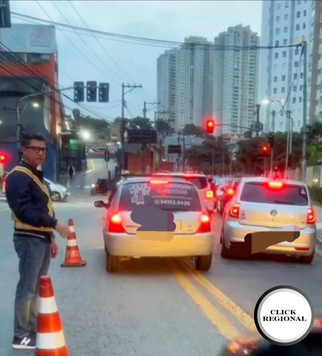 Ação “Saída e Chegada de Casa” cria faixas reversíveis e pontos fixos para melhorar a mobilidade urbana em Taboão da Serra
