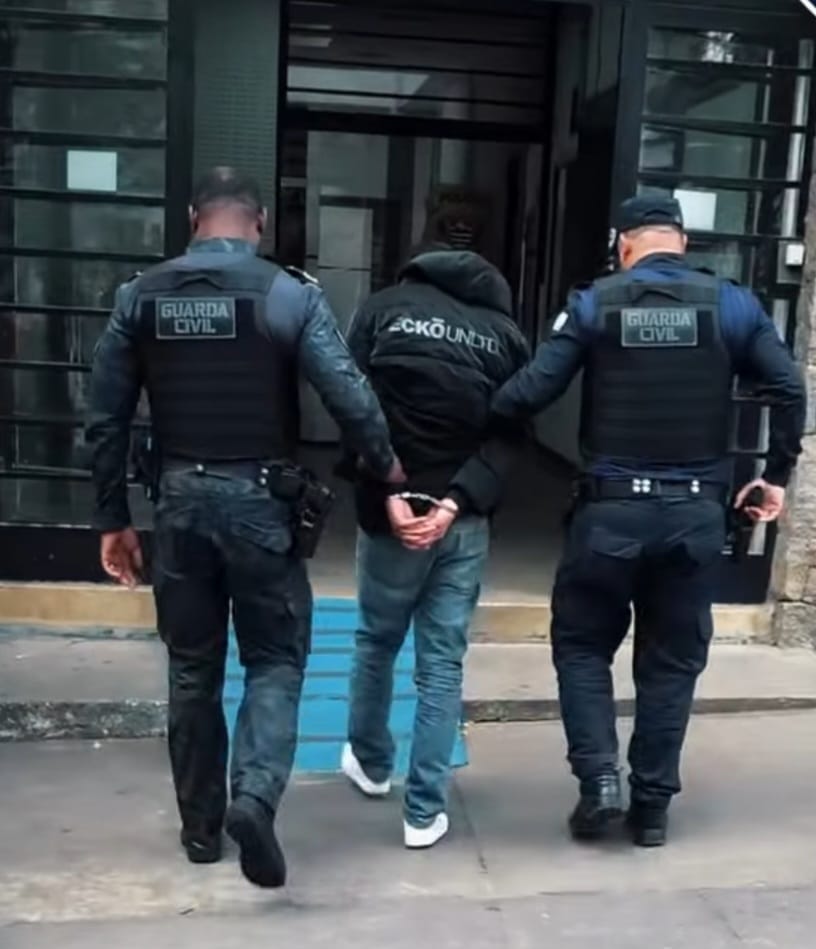 GCM de Itapecerica da Serra recupera van roubada e prende dois criminosos no Valo Velho
