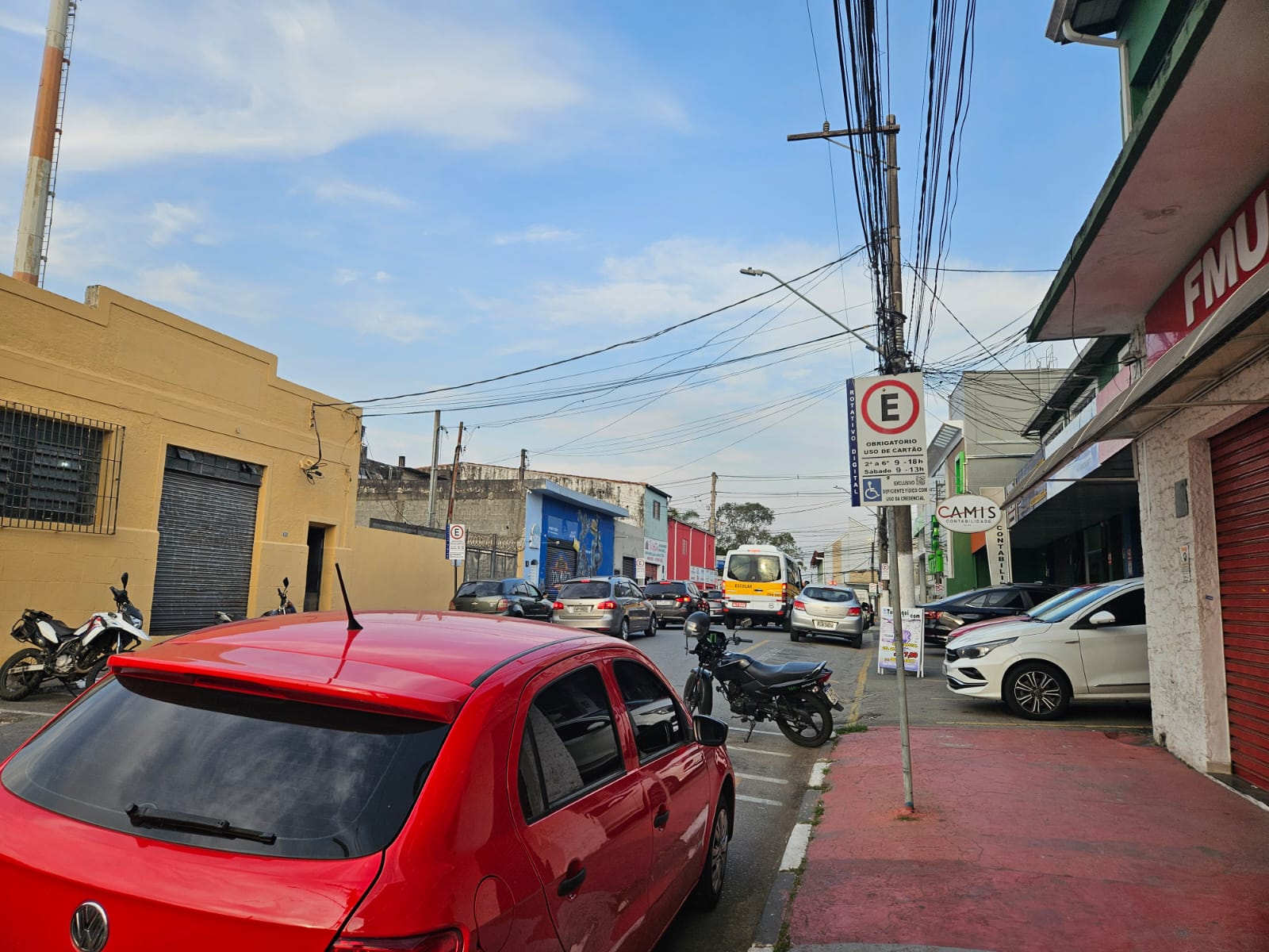 Motoristas seguem sem cobrança da Zona Azul em Itapecerica devido a falhas técnicas