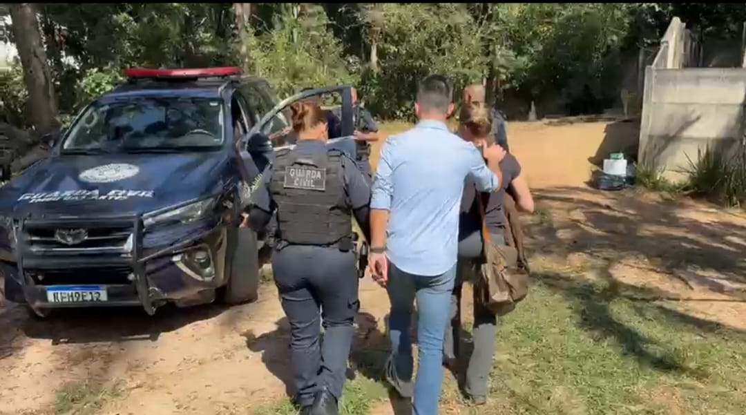 Canil clandestino com mais de 200 cães maltratados é fechado em Embu das Artes; proprietária é presa em flagrante