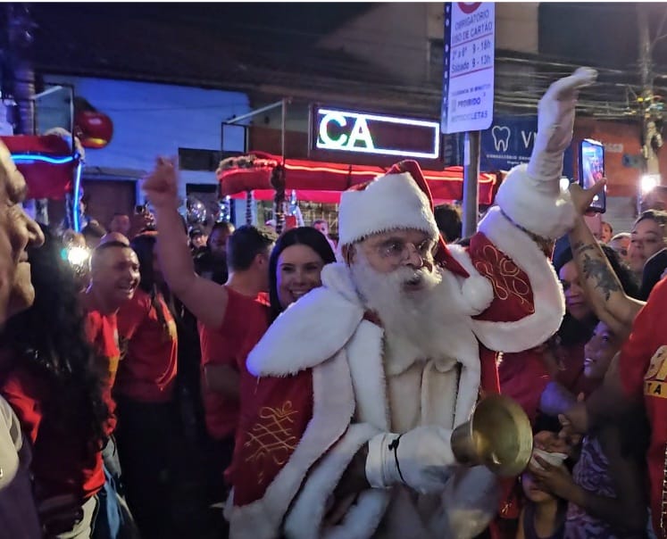 Itapecerica da Serra vive noite histórica com abertura do “Natal de Luz – Brilha Itapecerica”