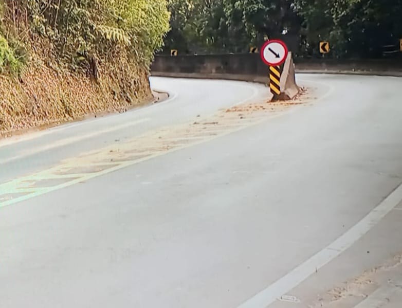 Três mortos e duas vítimas em estado grave em acidente na Rodovia Bento Rotger Domingues; via já foi liberada