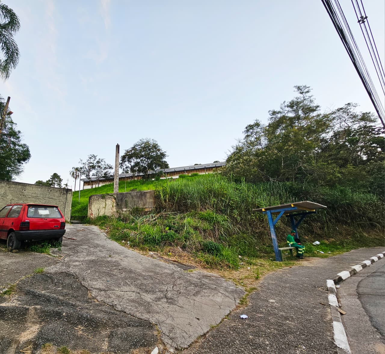 Furtos deixam alunos no escuro e expõem problemas em escolas estaduais de Itapecerica da Serra