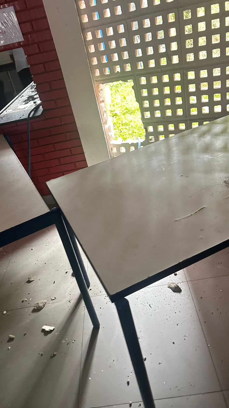 Novo furto em escola estadual agrava crise e alunos seguem tendo aula no escuro em Itapecerica da Serra