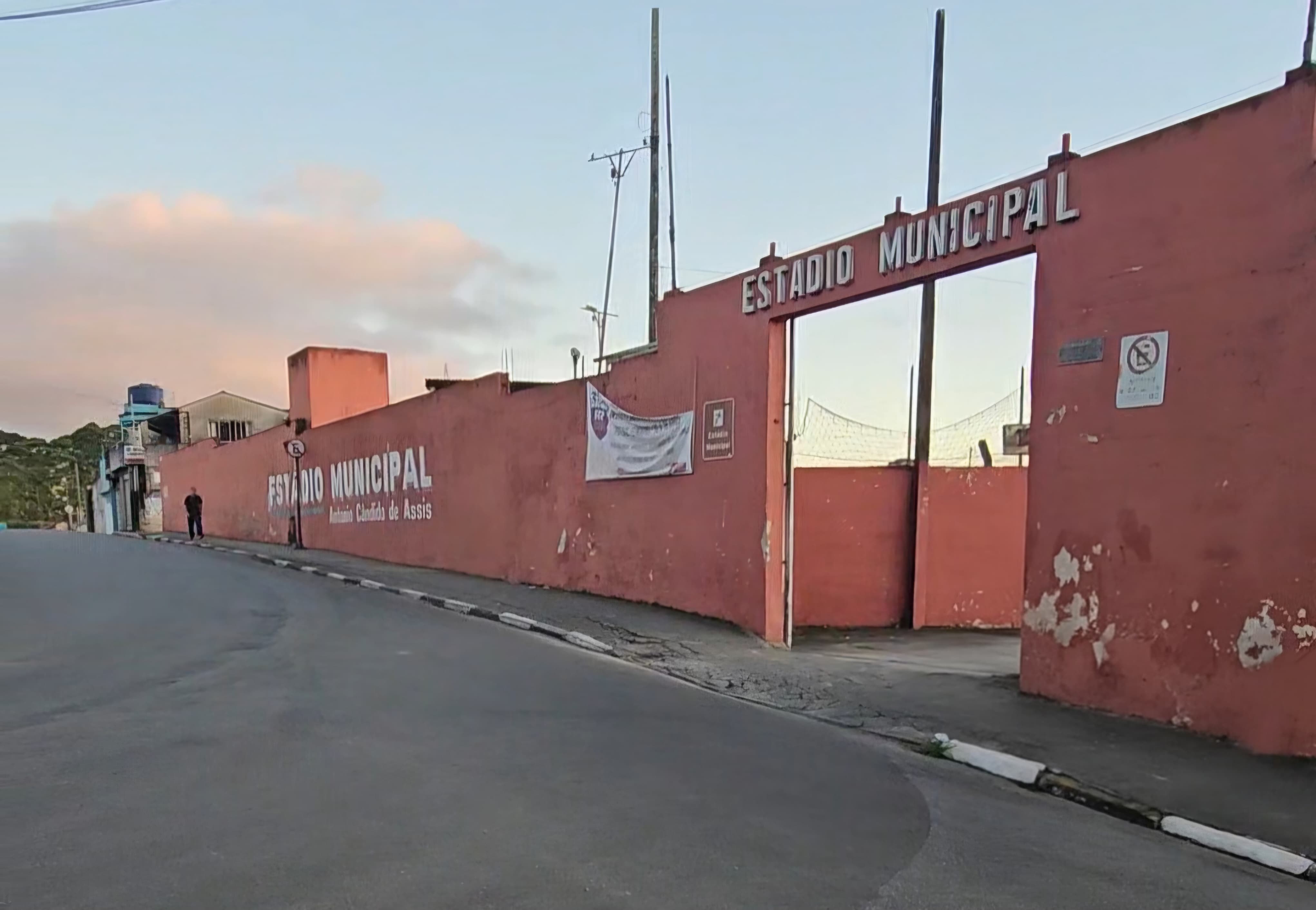 Click antecipou: nos 149 anos, Itapecerica anuncia pronto-socorro e maternidade no estádio