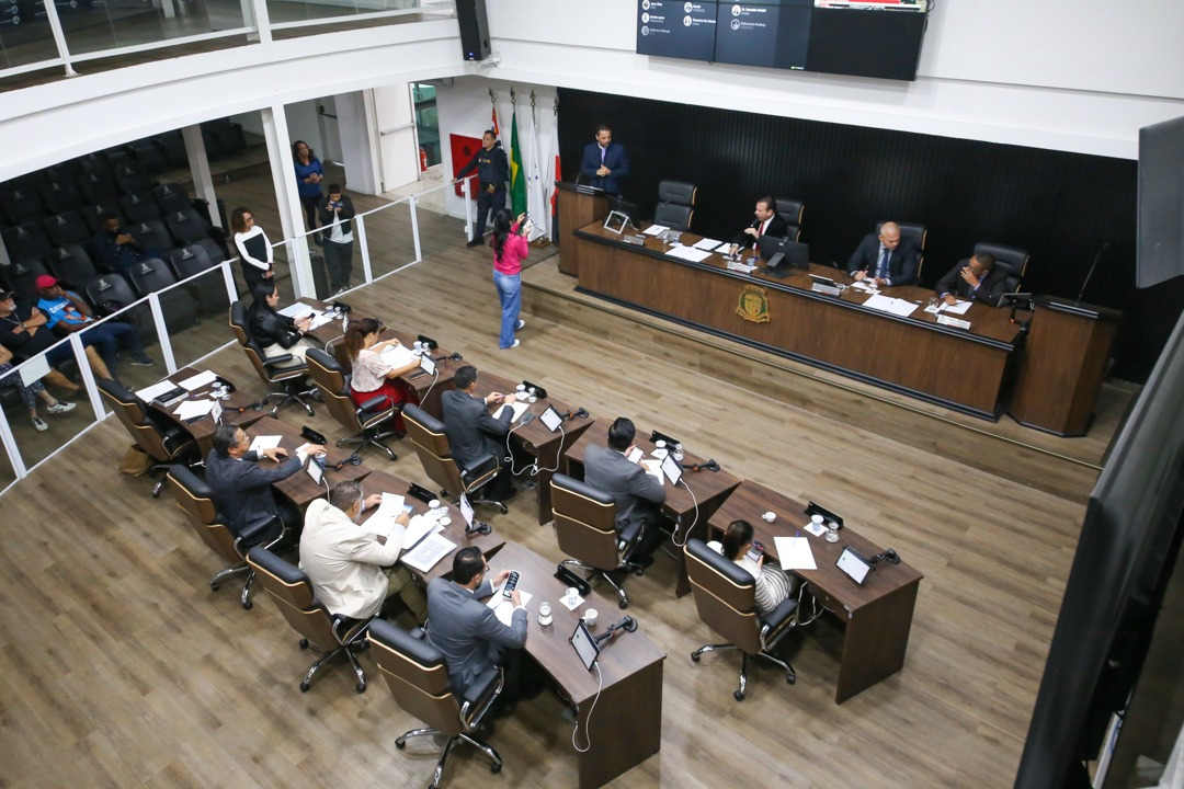 Sessão da Câmara Municipal de Taboão da Serra é pausada e votação do Plano Diretor fica para sexta-feira, dia 15