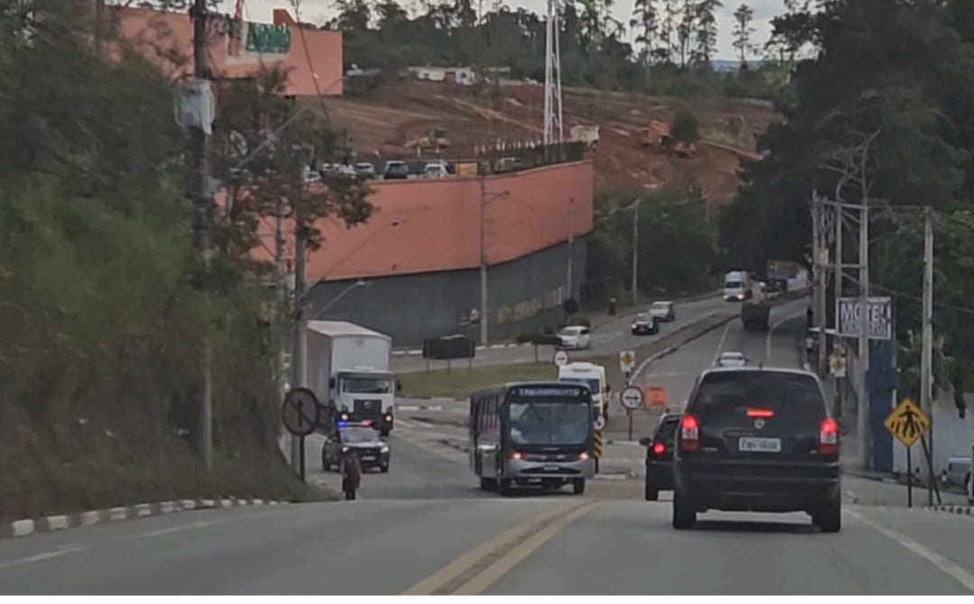 Obras do futuro Assaí Atacadista avançam na região do Valo Velho, em Itapecerica da Serra