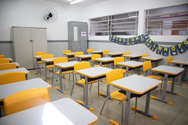 EMEB Paulo Freire recebe melhorias pelo Escola Mais Bonita em Taboão da Serra