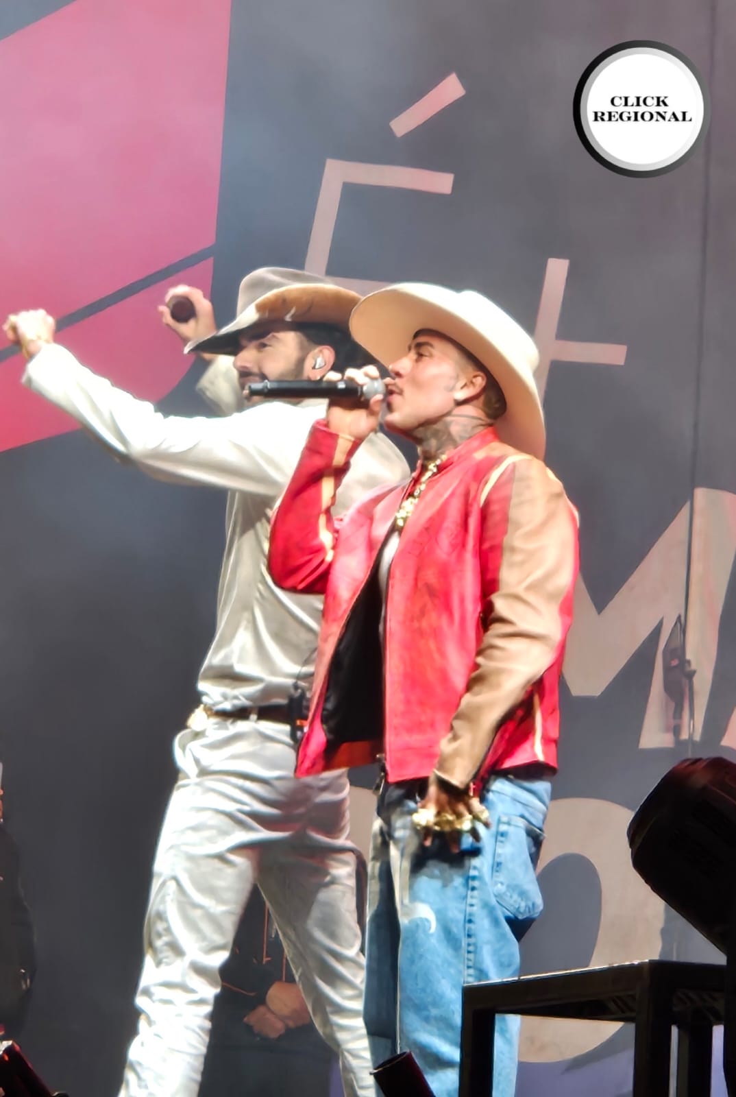 Luan Pereira canta com MC Daniel e encerra com chave de ouro o 1º final de semana do Arraial da Arena