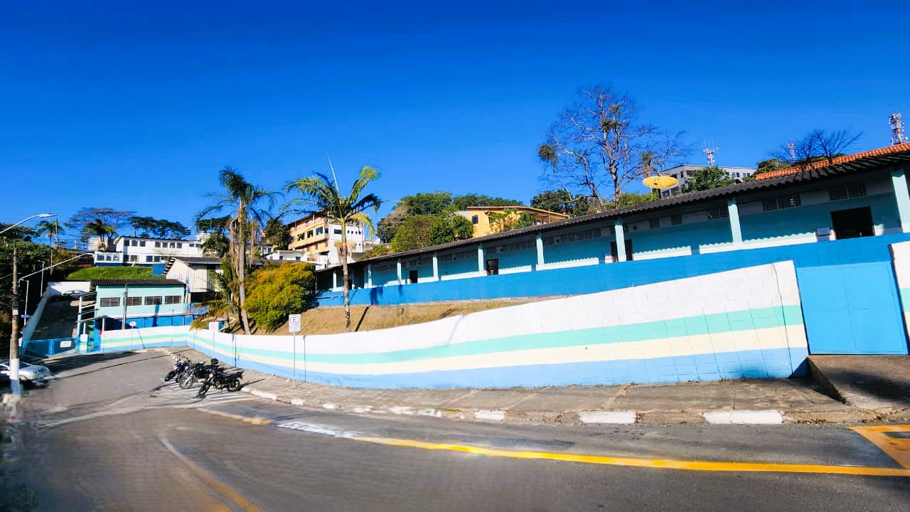 Volta às aulas: sinalização viária é reforçada nos arredores das escolas de Itapecerica