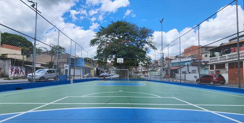 Prefeitura conclui revitalização das quadras esportivas da Avenida Itália, em Itapecerica da Serra