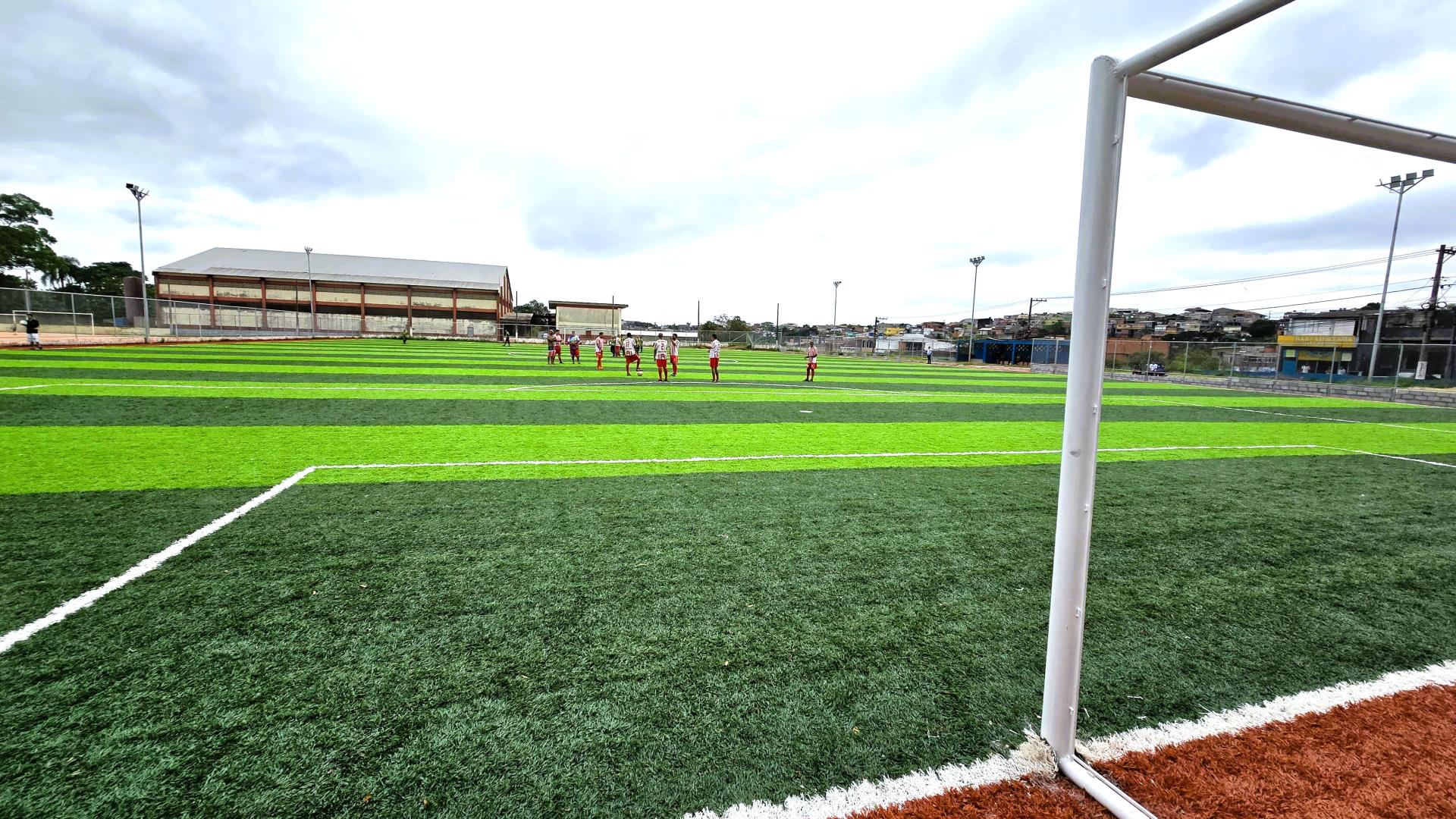 Campo do Valo Velho recebe gramado sintético