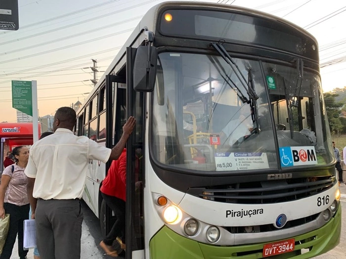 Ônibus de Taboão da Serra sofrem reajuste: de R$ 5 para R$ 5,80 a partir deste sábado (28)